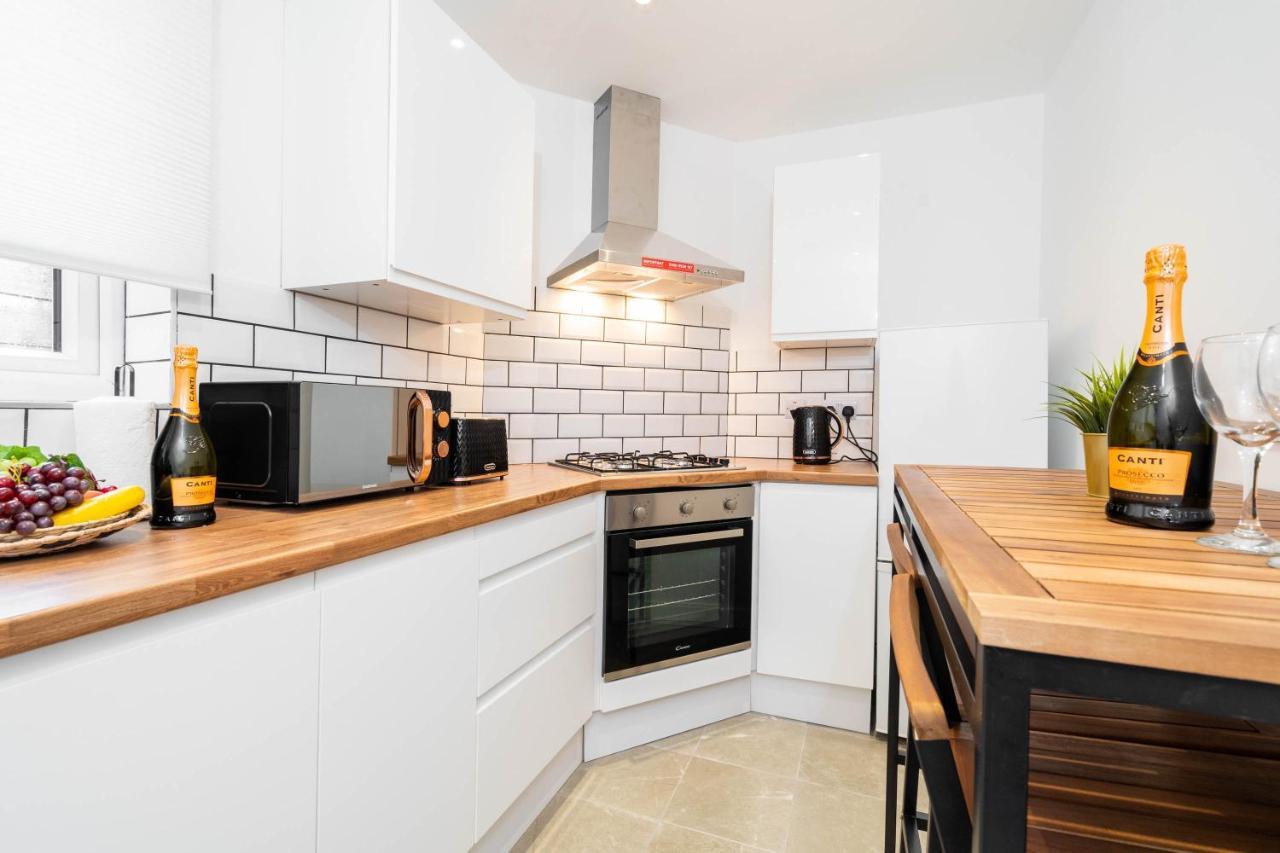 Two Bedroom Apartment - En Suites - Smart Tv'S - Wifi - Netflix - Bearwood Birmingham Exterior photo
